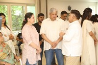 Pawan Kalyan wife Anna Lezhneva Pays Homage to Allu Kanakaratnam